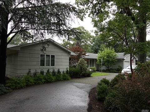1st image of 16 Huntting Ln