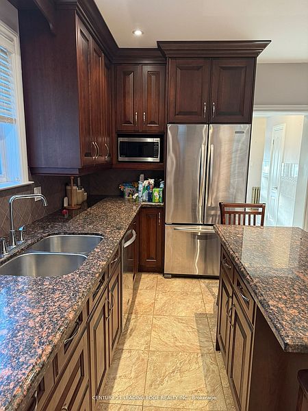 Toronto House for rent - 4 Bedrooms — photo 13