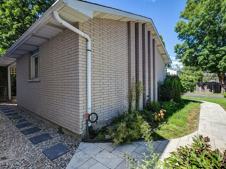 21 Saint Remy Dr #B — Photo 3