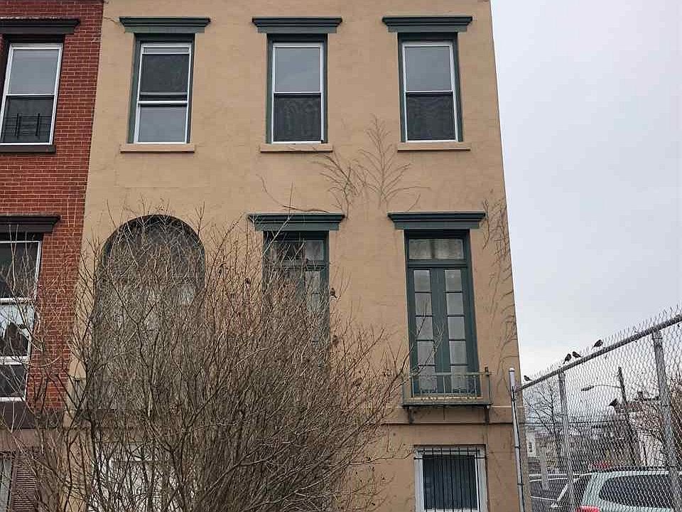 1st image of 694 Bergen Ave APT 3