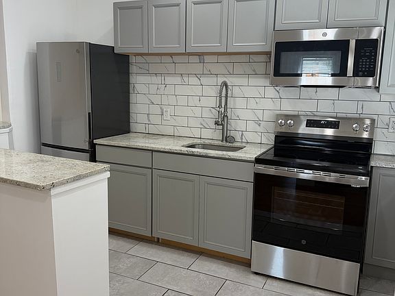 3rd image of 5338 Walnut St #2
