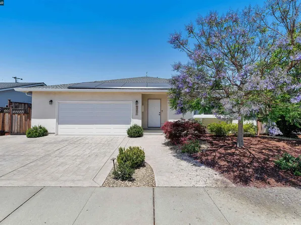 5051 Royal Palm Dr, Fremont, CA 94538