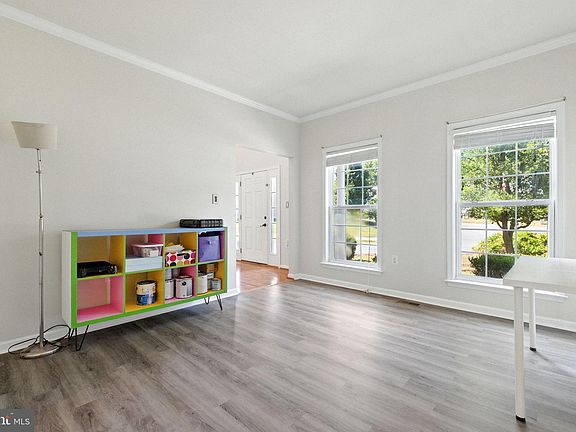 5th image of 204 Mossy Ln