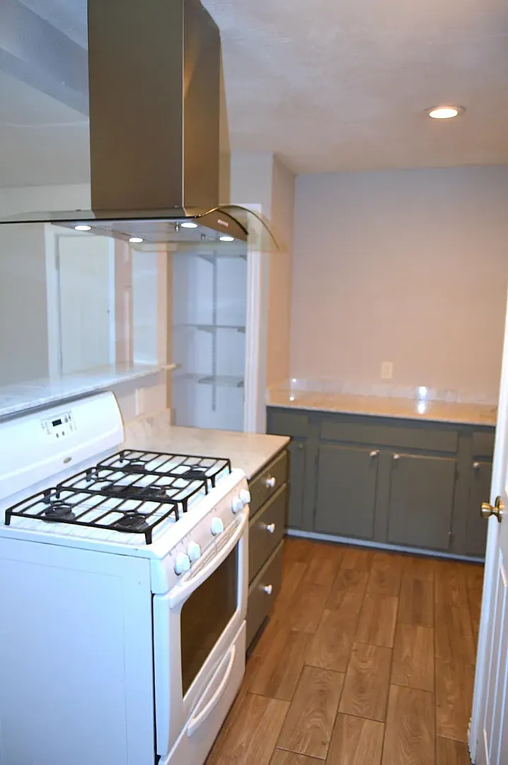 Charming 3-Bedroom Home — Photo 3