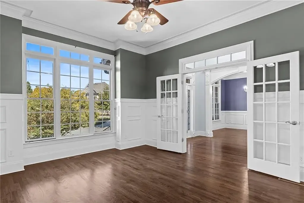 7 bed, 6038 sqft, $5,500 — Photo 4
