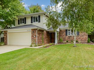 2S041 Lexington Ct, Warrenville, IL