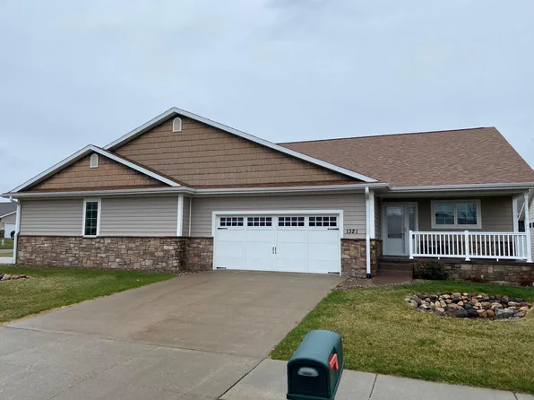 1321 Pinecrest Ln, Onalaska, WI 54650