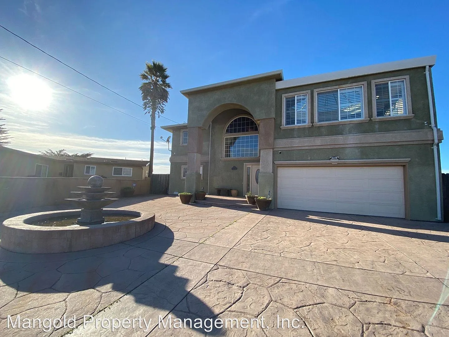 482 Larson Ct photo 1