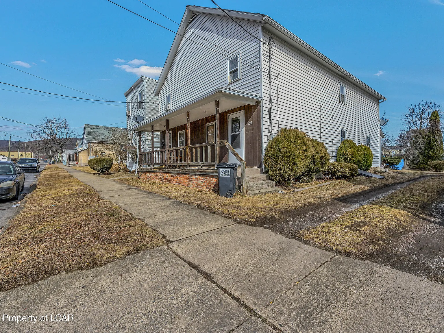 3 bed, 1240 sqft, $1,350 — Photo 2