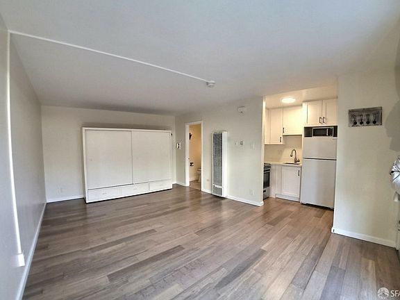 5th image of 1907 Greenwich St APT 2