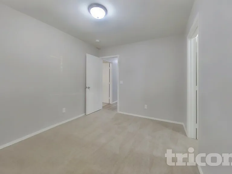 15204 N El Frio Ct — Photo 12