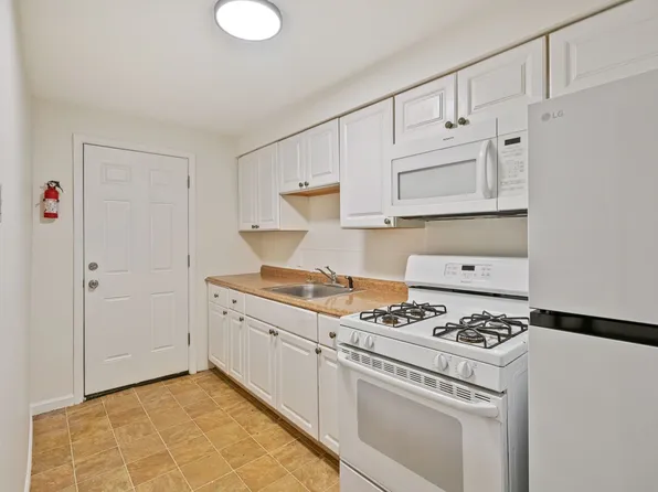 641 6th Street, 641 6th St APT 1, Pitcairn, PA 15140