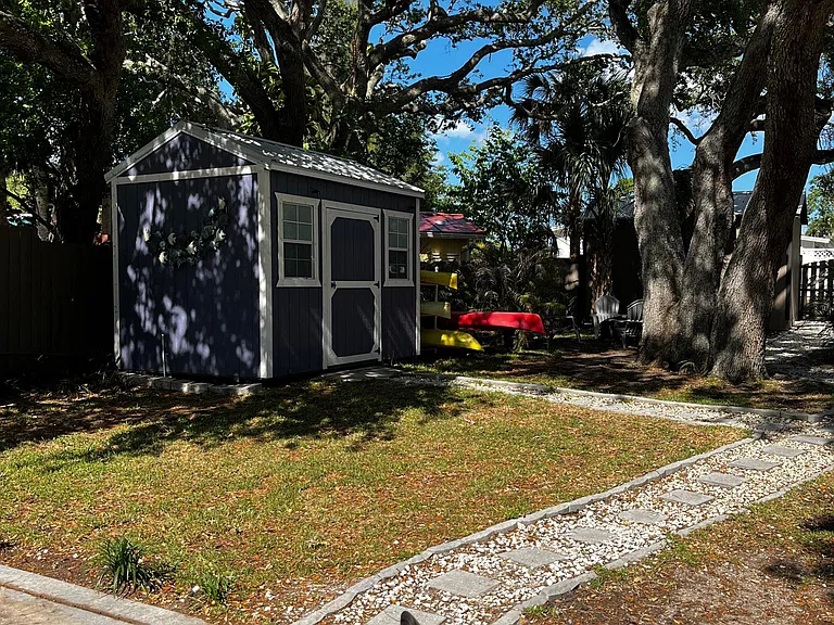 3403 Saxon Dr — Photo 44