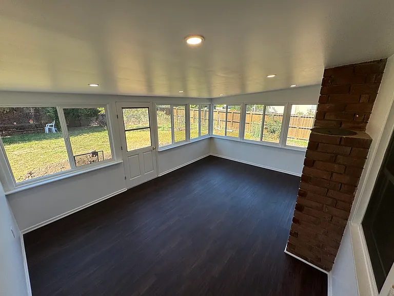 15901 Community St — Photo 3