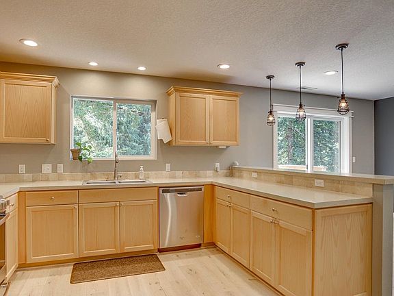 4th image of 35172 SE Coupland Rd