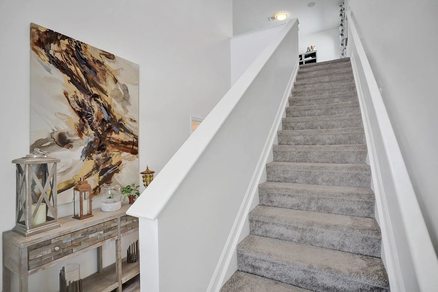 4 bed, 2.5 bath, 2090 sqft, $2,400 — Photo 3