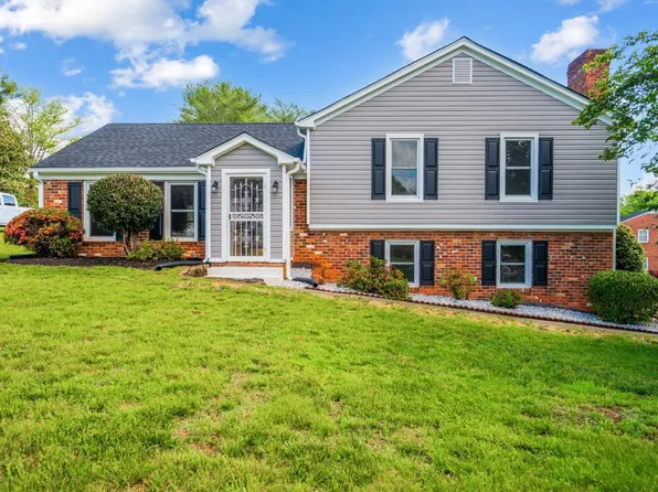 206 Stonehouse Dr, Lynchburg, VA 24502