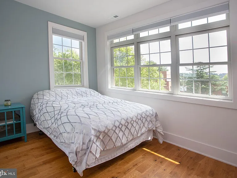 4527 Macarthur Blvd NW #5 — Photo 5