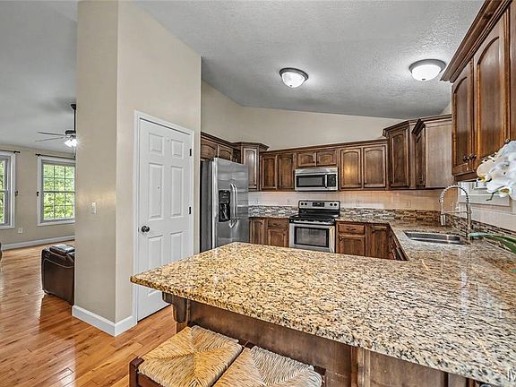 5th image of 16714 Hosanna Dr