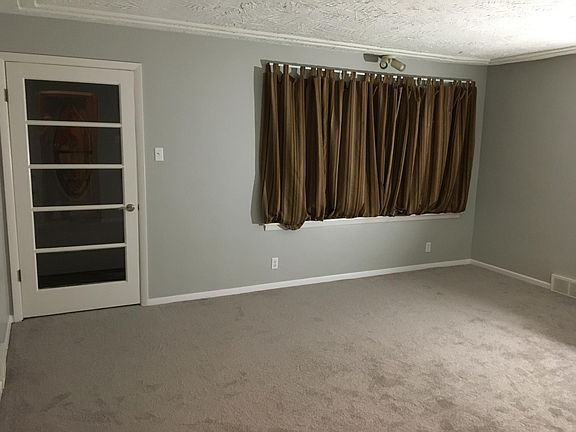 Living Room Photo #3