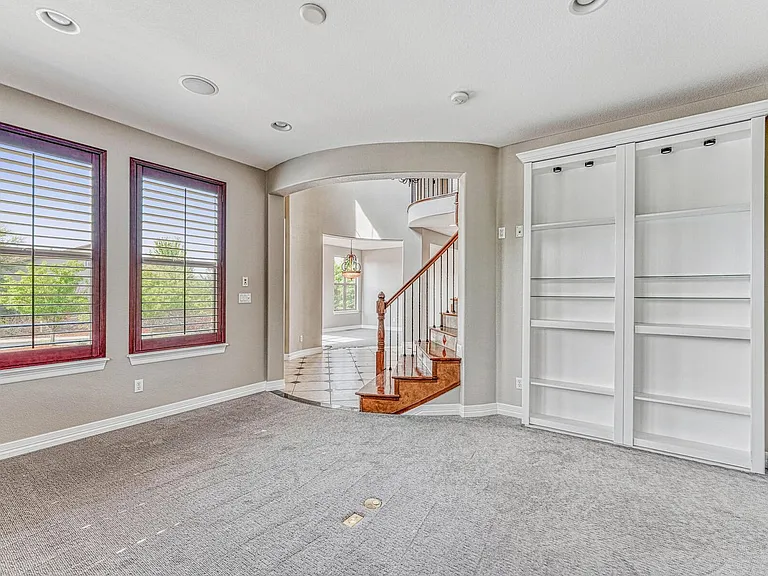 9611 Sunset Hill Dr — Photo 5