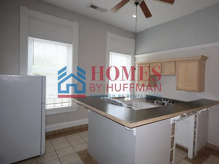 621 North Fulton Avenue — Photo 7
