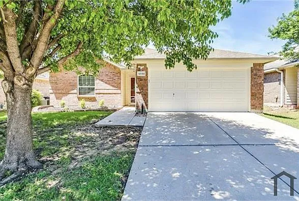 4 bed, 1960 sqft, $2,750 — Photo 1