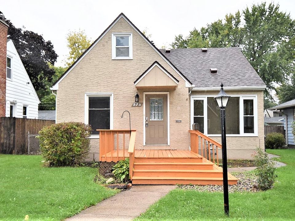 1st image of 975 Hawthorne Ave E