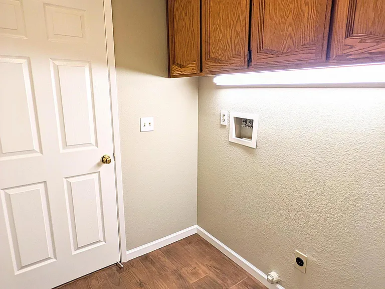 8128 Bramfield Way — Photo 16