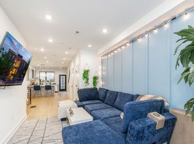 1828 Christian St, Philadelphia, PA