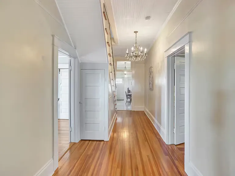 211 NE Main St — Photo 12