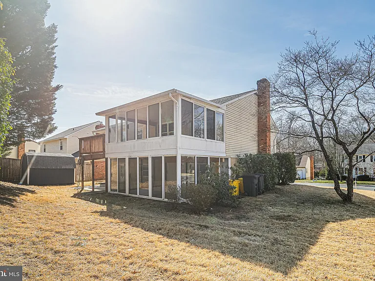 510 Retford Dr — Photo 43