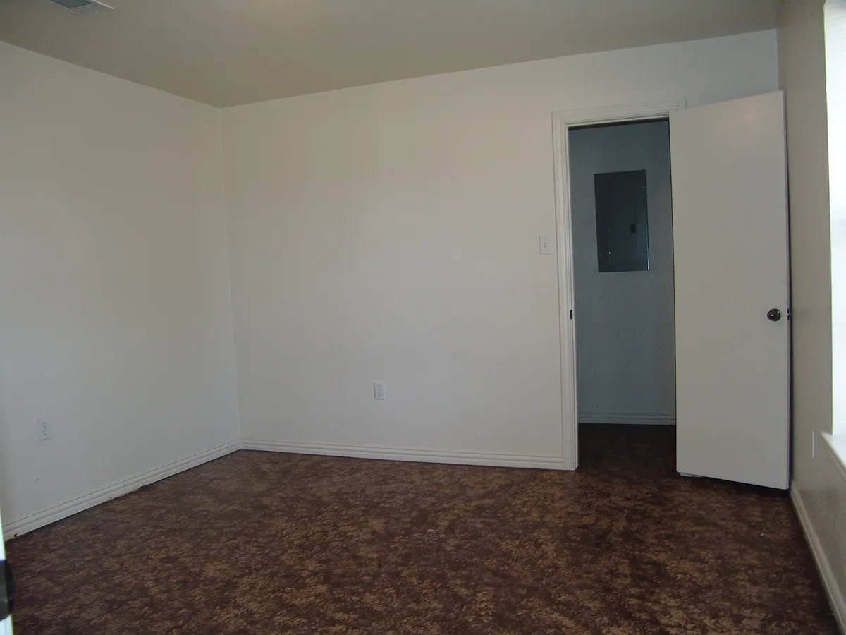 Building Photo - 218 N 6th St #218