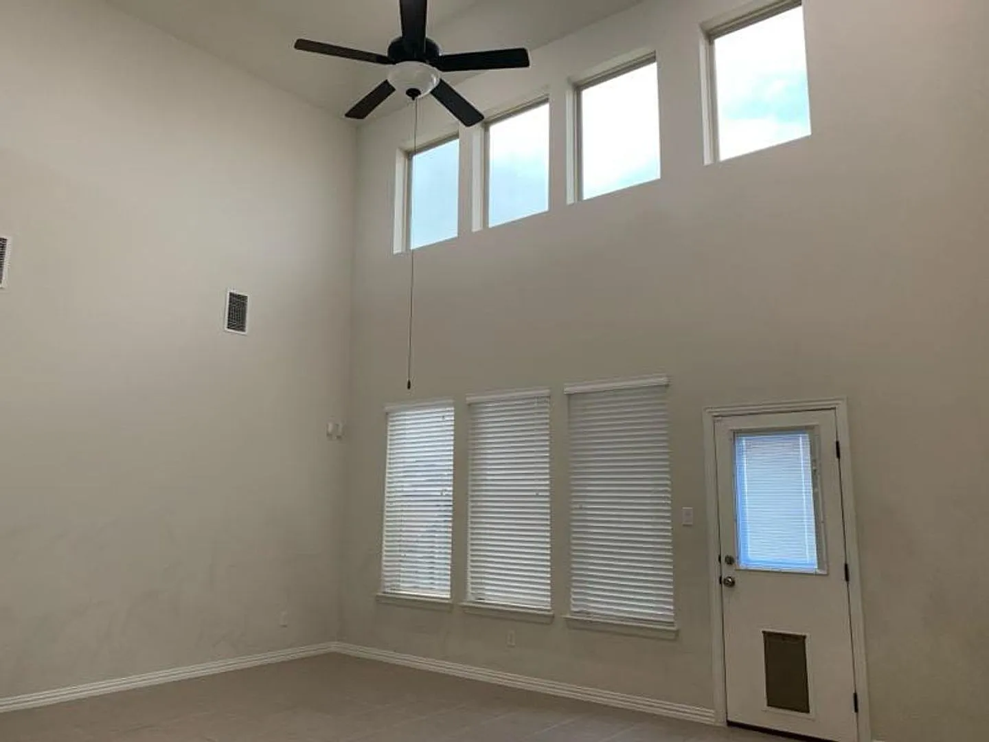 Lovely home in Sunfield Subdivision of Buda, TX — Photo 3