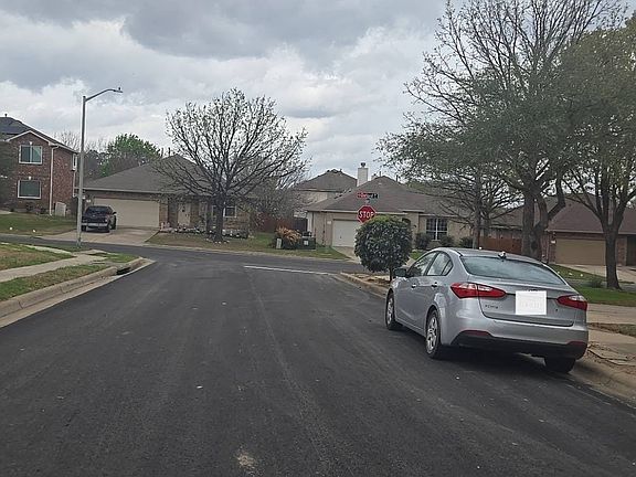 5th image of 123 Paddington Dr