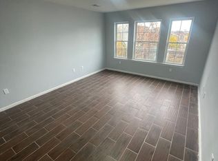 9 Wolcott Ter #3R, Newark, NJ 07112