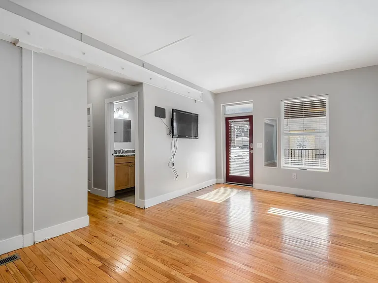 24 Chittenden Ave — Photo 11