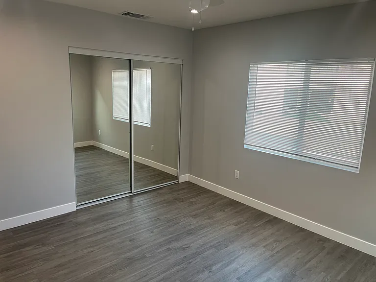 429 E Elk Ave #3 — Photo 13