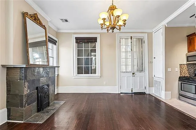 717 Toulouse St #4 — Photo 2