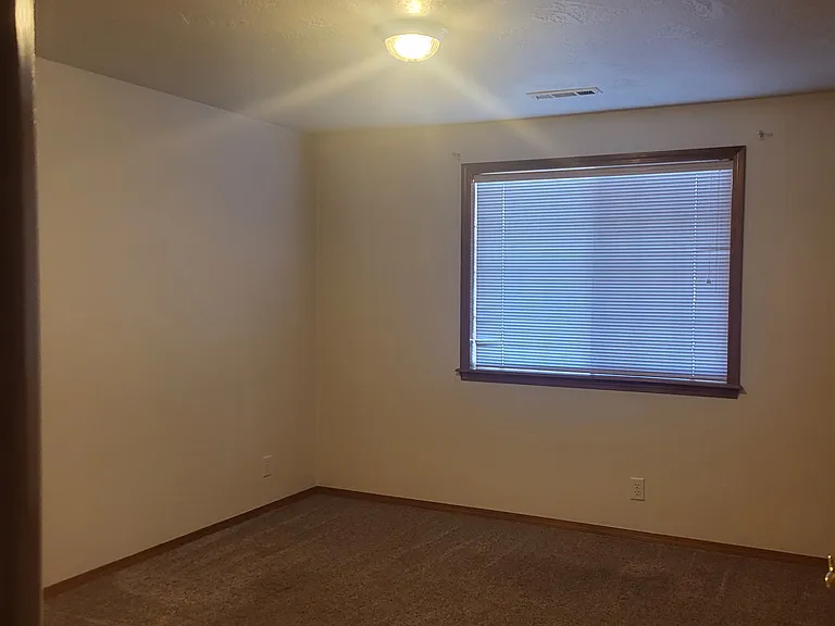 825 Amanda Way — Photo 11