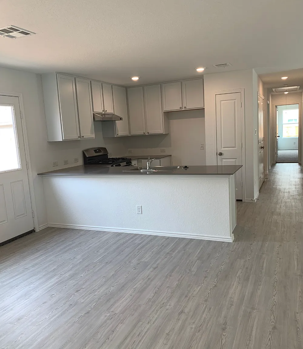 4 bed, 1492 sqft, $2,180 — Photo 3
