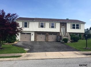 105 Brittany Ct, Red Lion, PA 17356