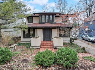 353 Harris Ave, Clarendon Hills, IL 60514