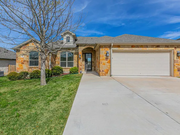300 Magan Ln, Jarrell, TX 76537