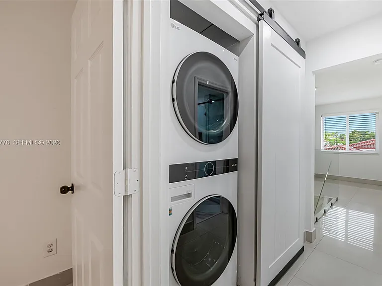 8411 SW 208th Ter — Photo 25