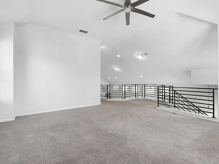 10221 Forest Grove Dr — Photo 15
