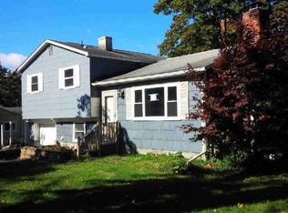 90 Longview Dr, Fishkill, NY 12524