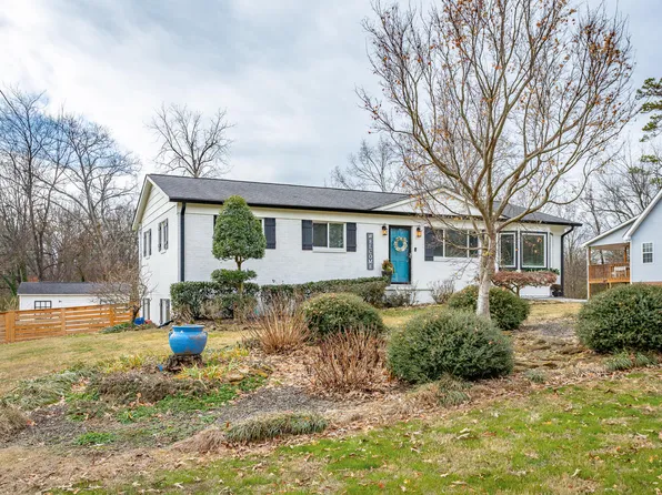 304 Pinehurst Cir, Chickamauga, GA 30707