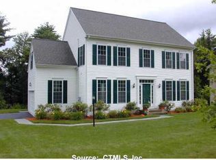 9 Fenwick Dr, Avon, CT 06001
