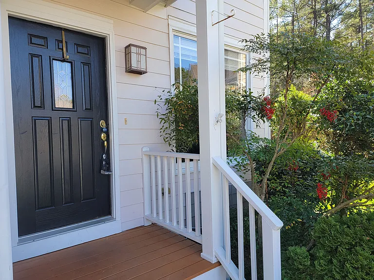 318 Charleston Ln — Photo 13